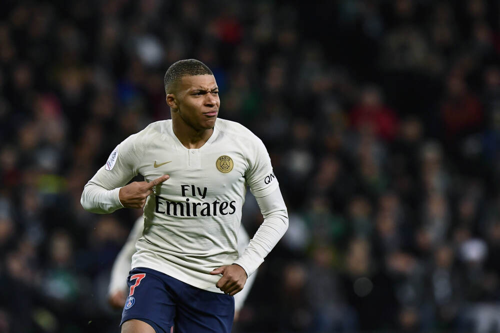 233.29%！2025年公募冠军出炉